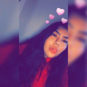 Meet your Posher, Alyssa